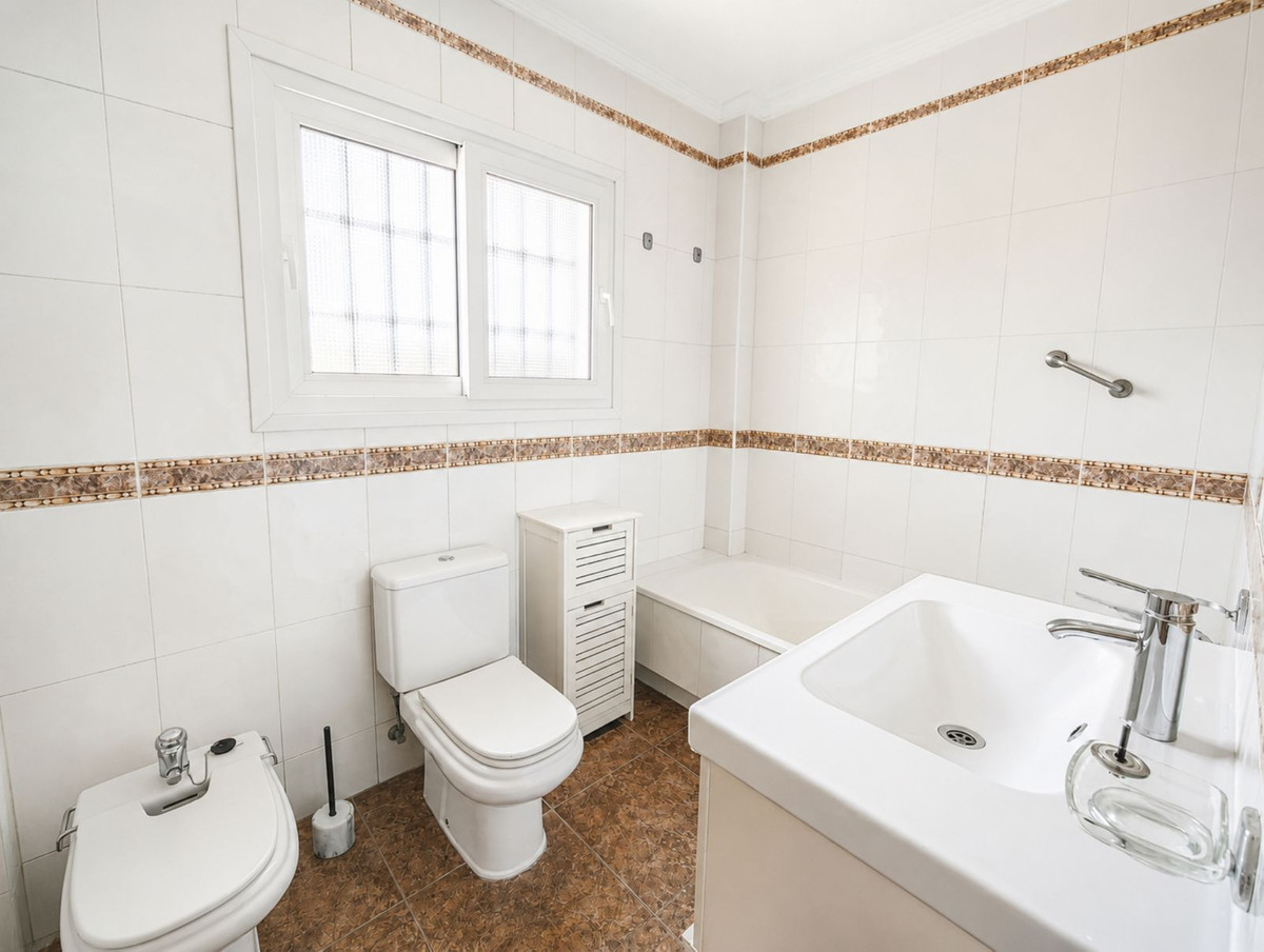 Appartement te koop in Estepona | 5 slaapkamers H5433811