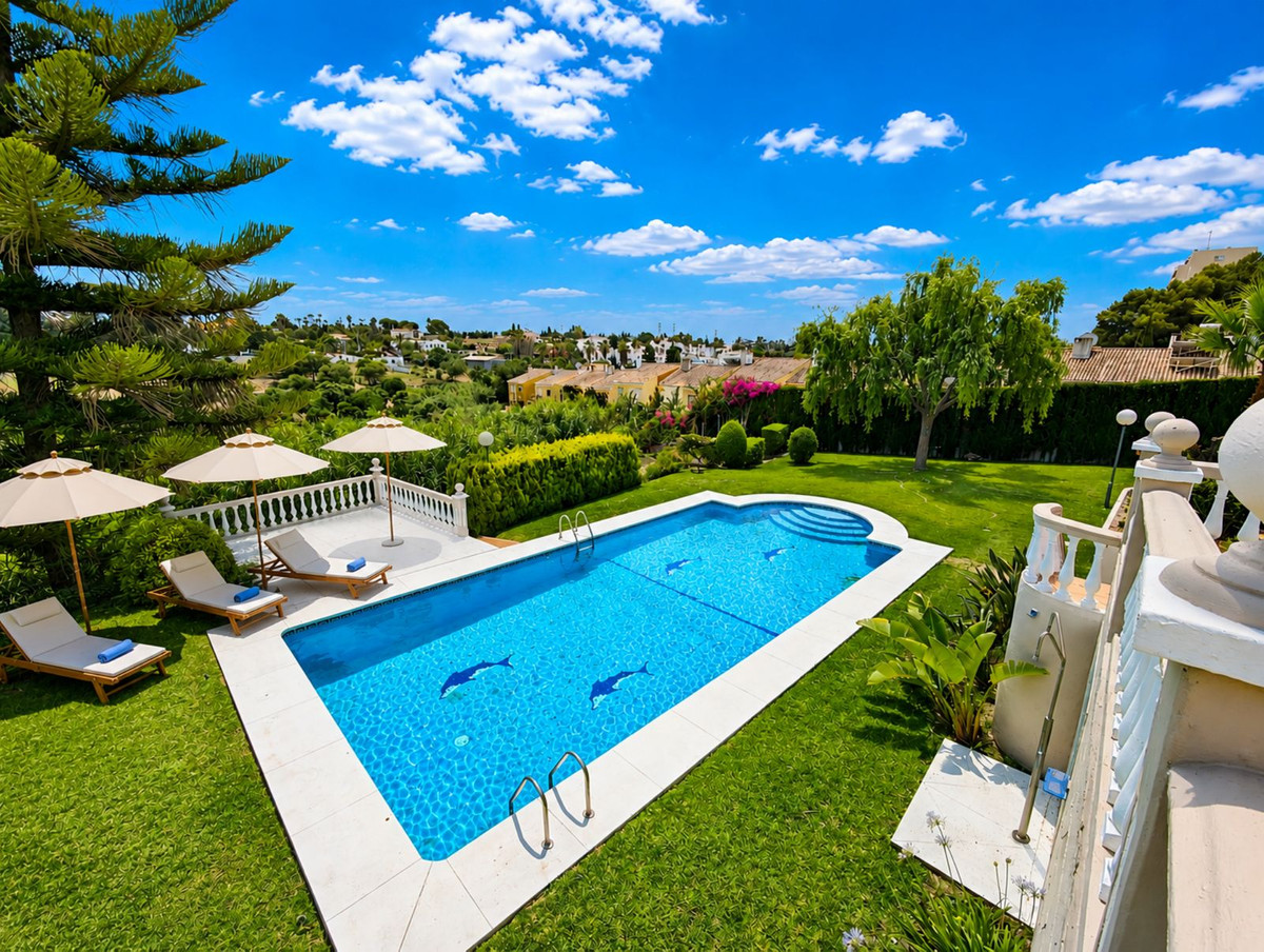 Appartement te koop in Estepona | 5 slaapkamers H5433811