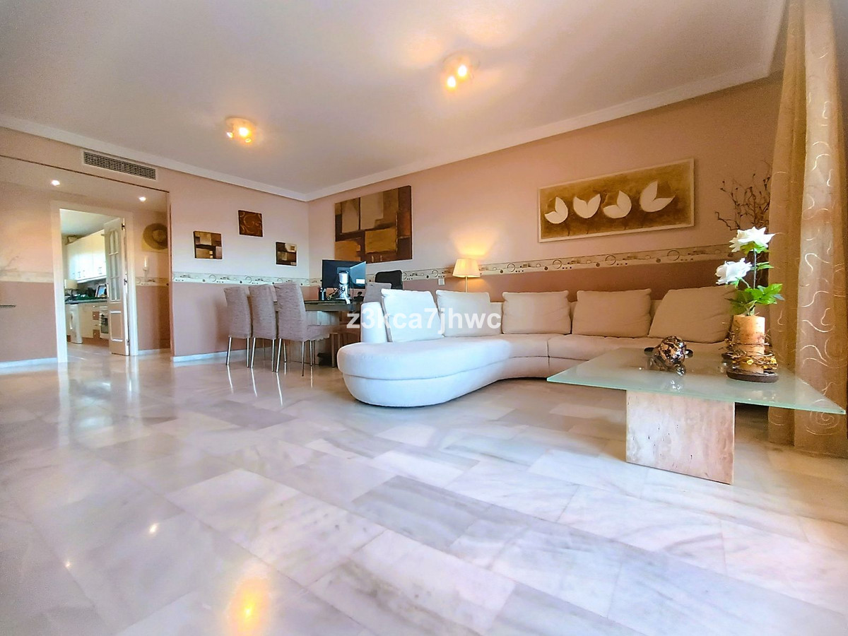 Appartement te koop in Estepona | 3 slaapkamers H5434012