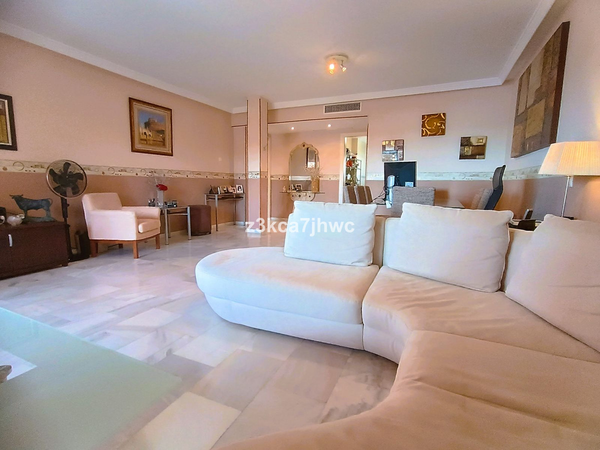 Appartement te koop in Estepona | 3 slaapkamers H5434012