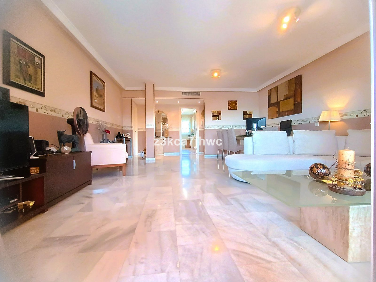 Appartement te koop in Estepona | 3 slaapkamers H5434012