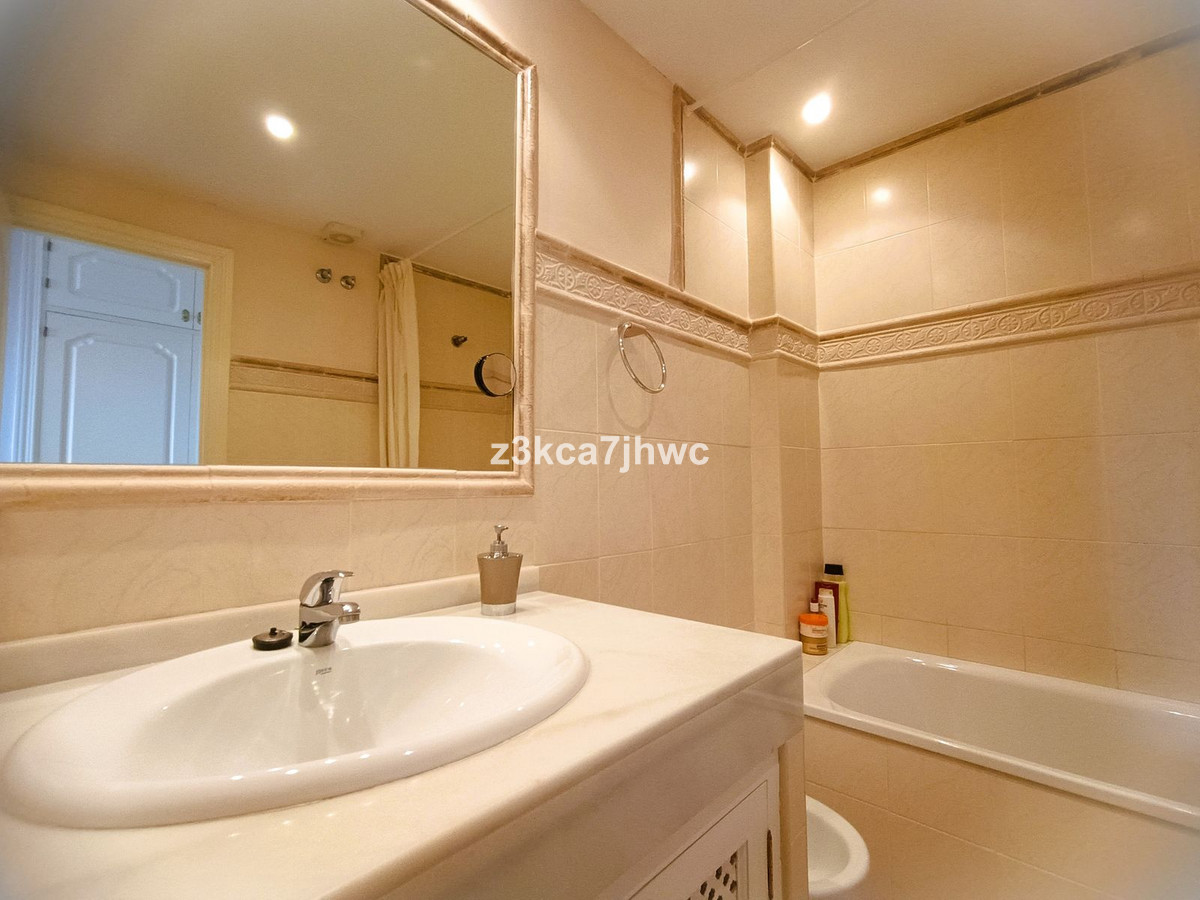 Appartement te koop in Estepona | 3 slaapkamers H5434012