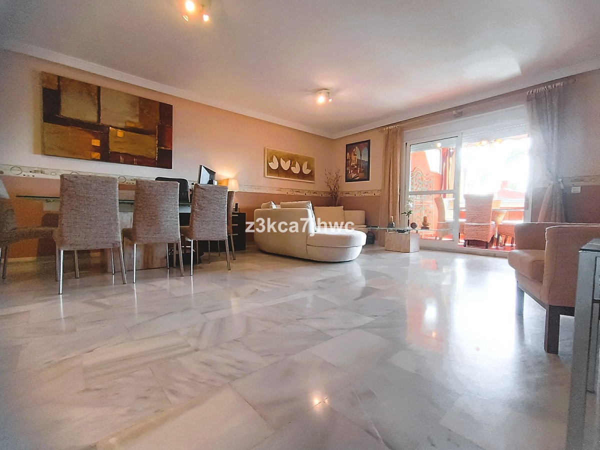 Appartement te koop in Estepona | 3 slaapkamers H5434012