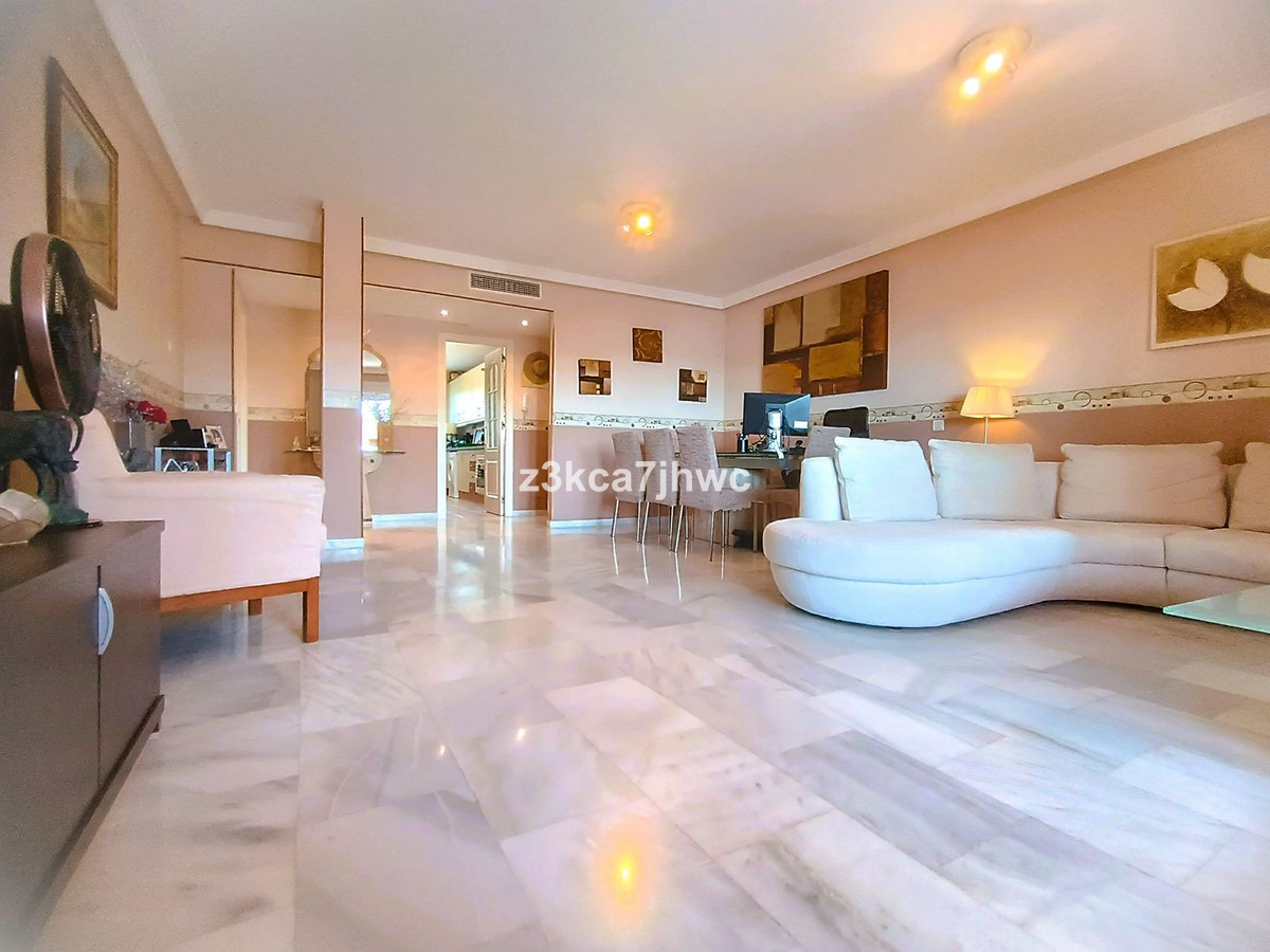 Appartement te koop in Estepona | 3 slaapkamers H5434012