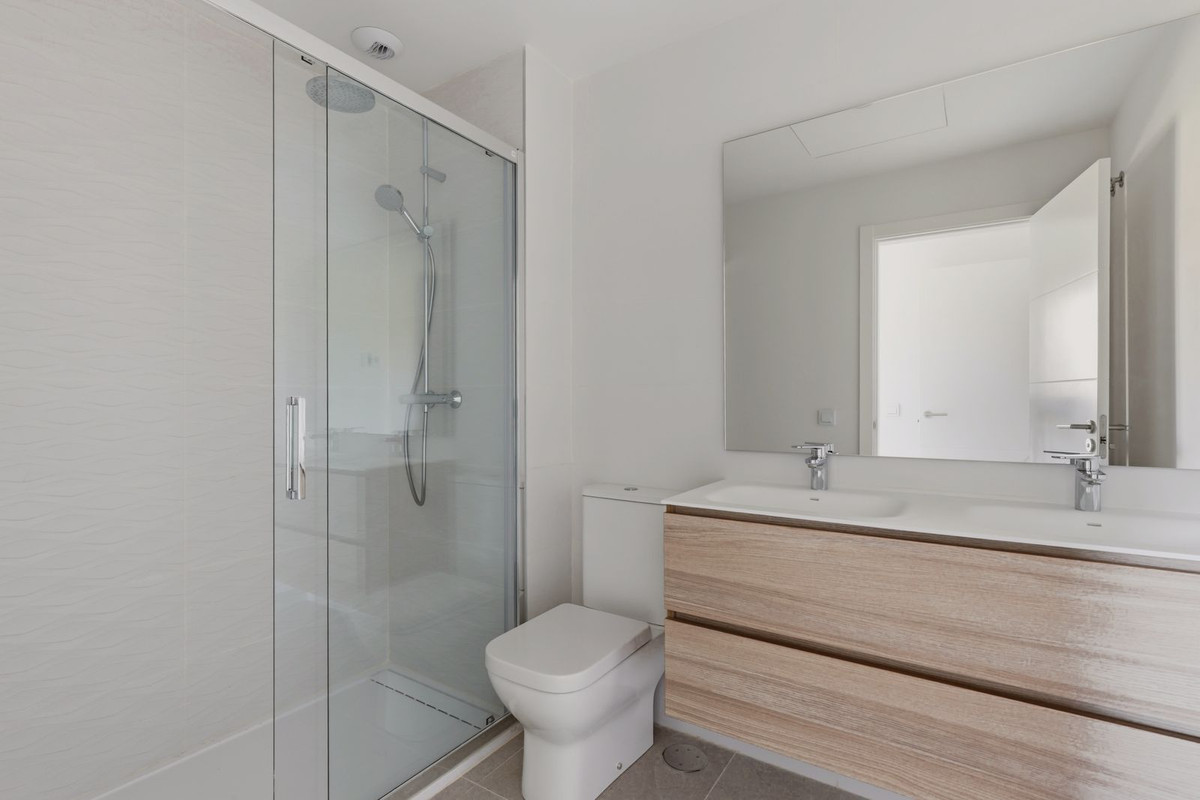 Appartement te koop in Estepona | 3 slaapkamers H5434882