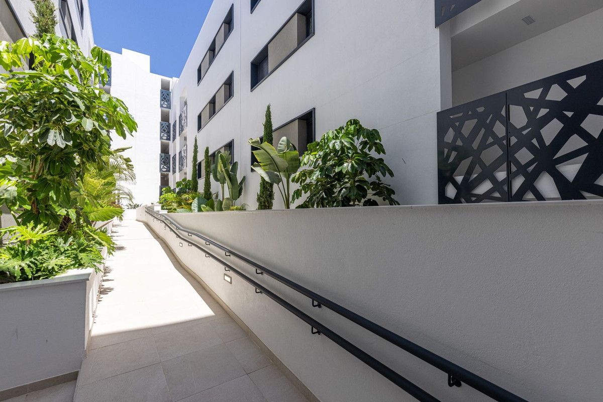 Appartement te koop in Estepona | 3 slaapkamers H5434882