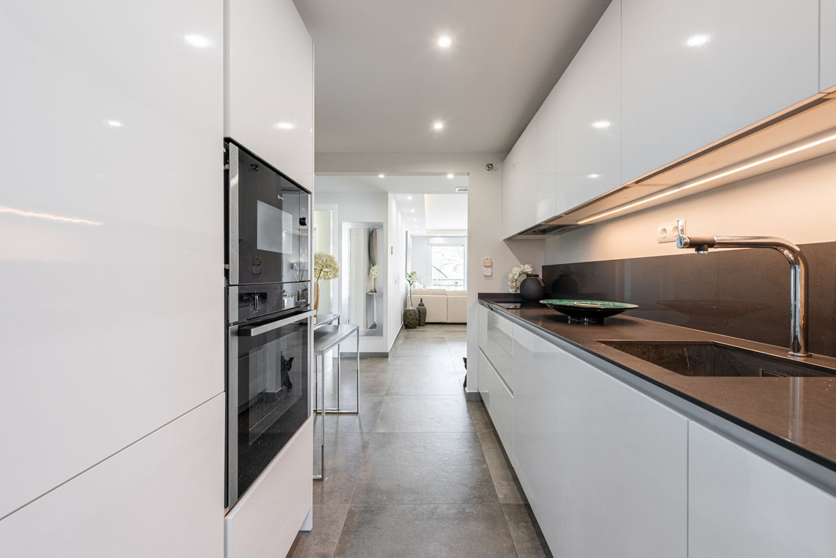 Penthouse te koop in Estepona | 2 slaapkamers H5434972