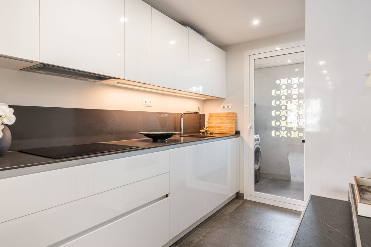Penthouse te koop in Estepona | 2 slaapkamers H5434972