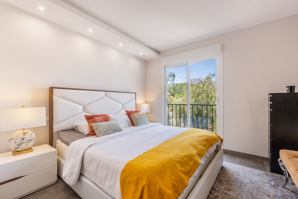 Penthouse te koop in Estepona | 2 slaapkamers H5434972
