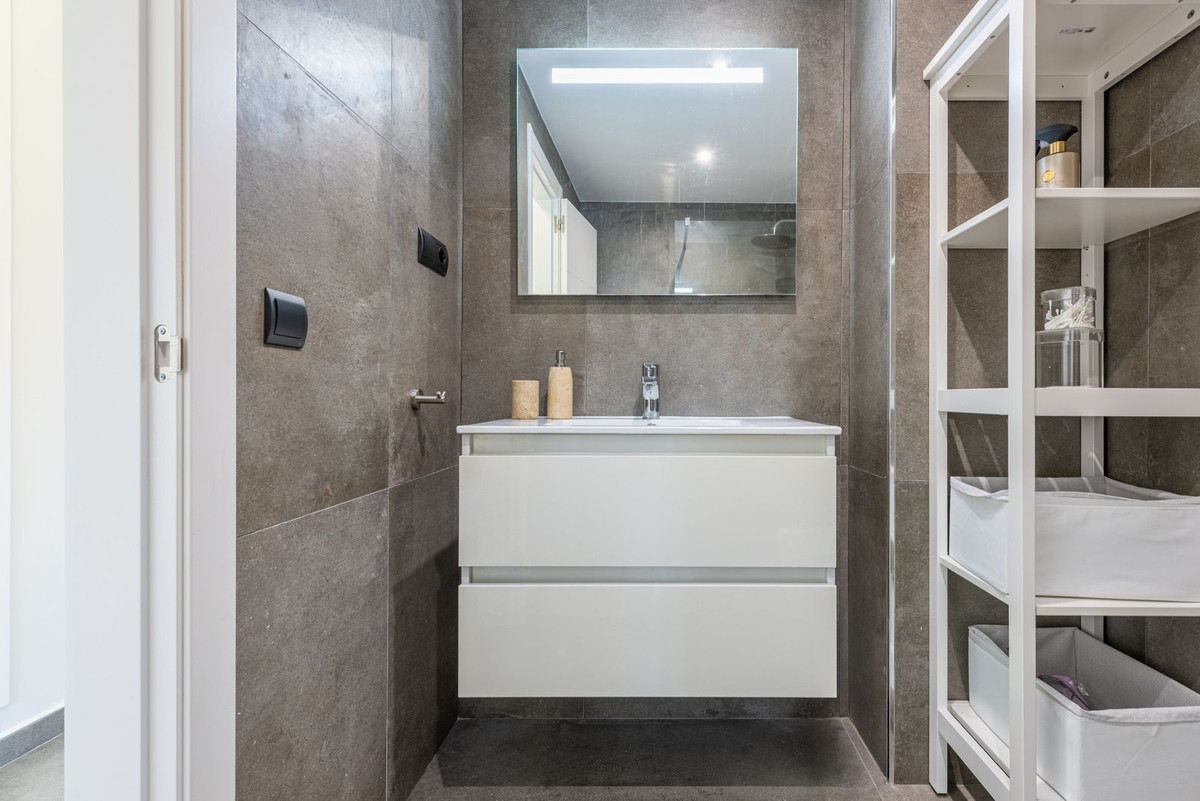 Penthouse te koop in Estepona | 2 slaapkamers H5434972