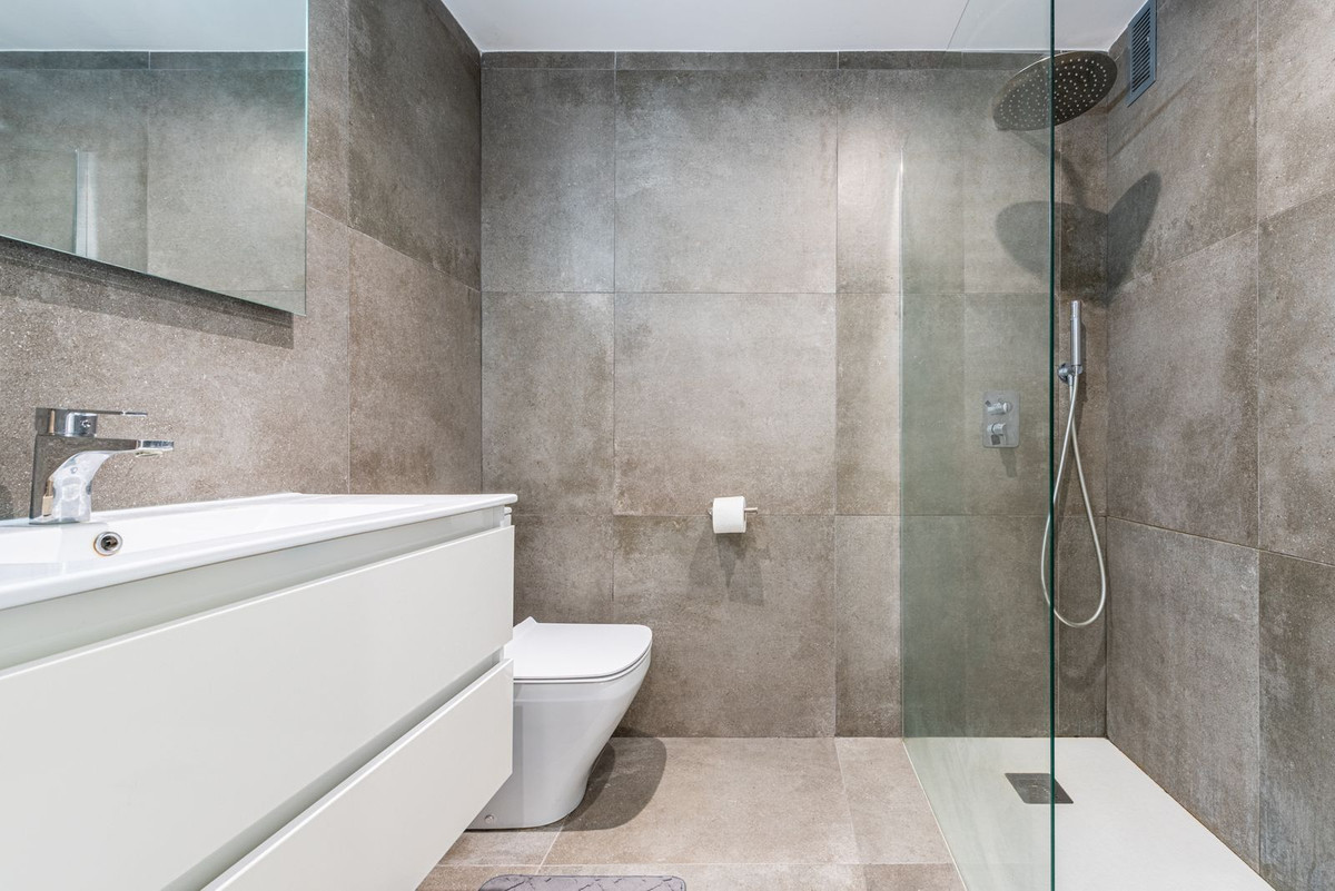 Penthouse te koop in Estepona | 2 slaapkamers H5434972