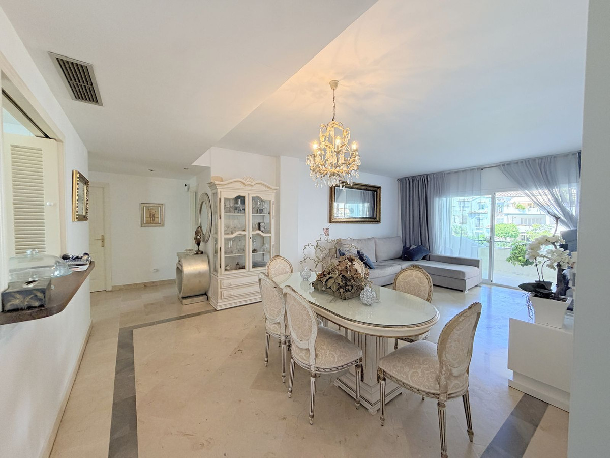 Appartement te koop in Estepona | 3 slaapkamers H5435722