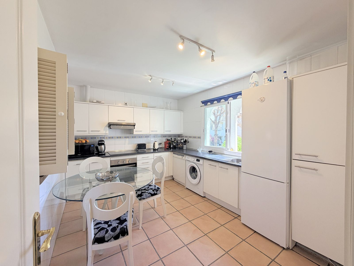 Appartement te koop in Estepona | 3 slaapkamers H5435722