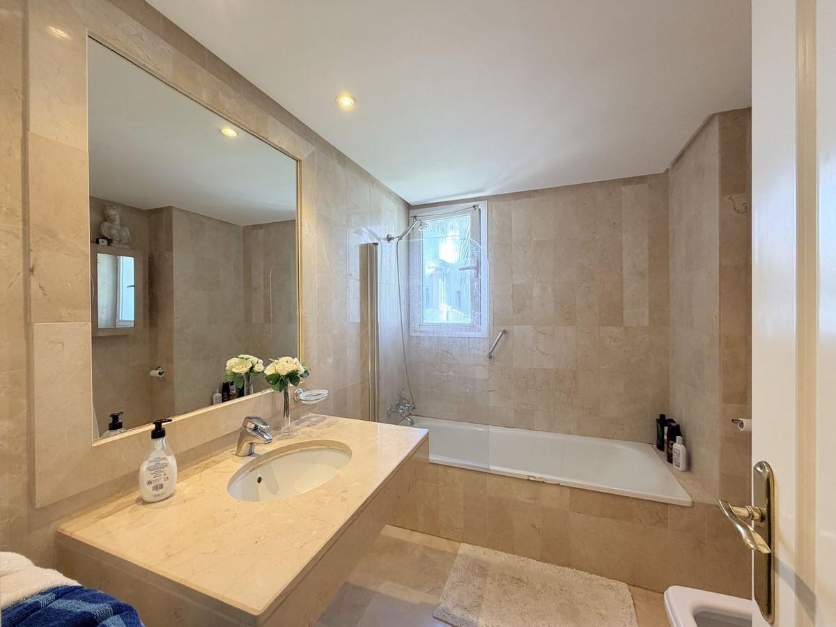 Appartement te koop in Estepona | 3 slaapkamers H5435722
