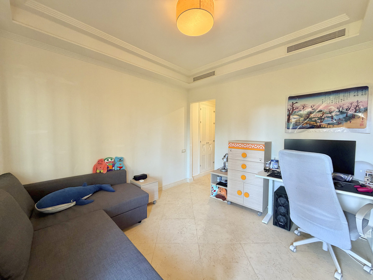 Appartement te koop in Estepona | 2 slaapkamers H5436232