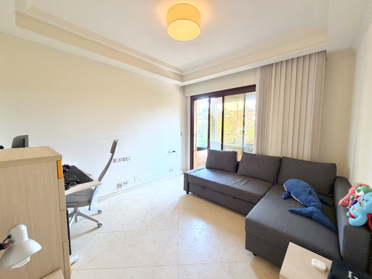 Appartement te koop in Estepona | 2 slaapkamers H5436232