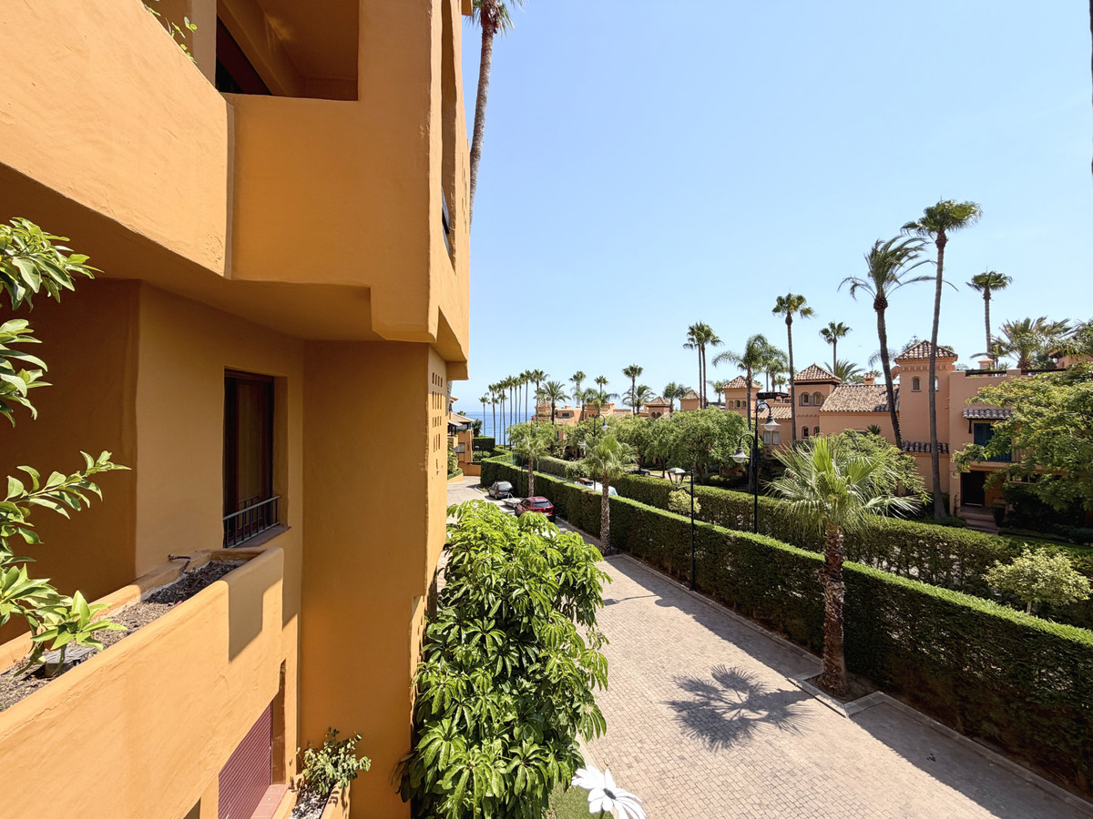 Appartement te koop in Estepona | 2 slaapkamers H5436232