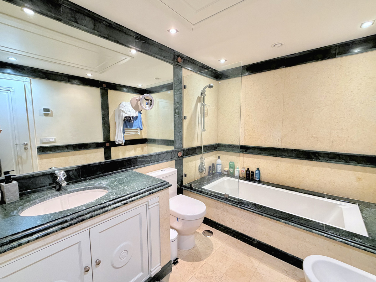 Appartement te koop in Estepona | 2 slaapkamers H5436232