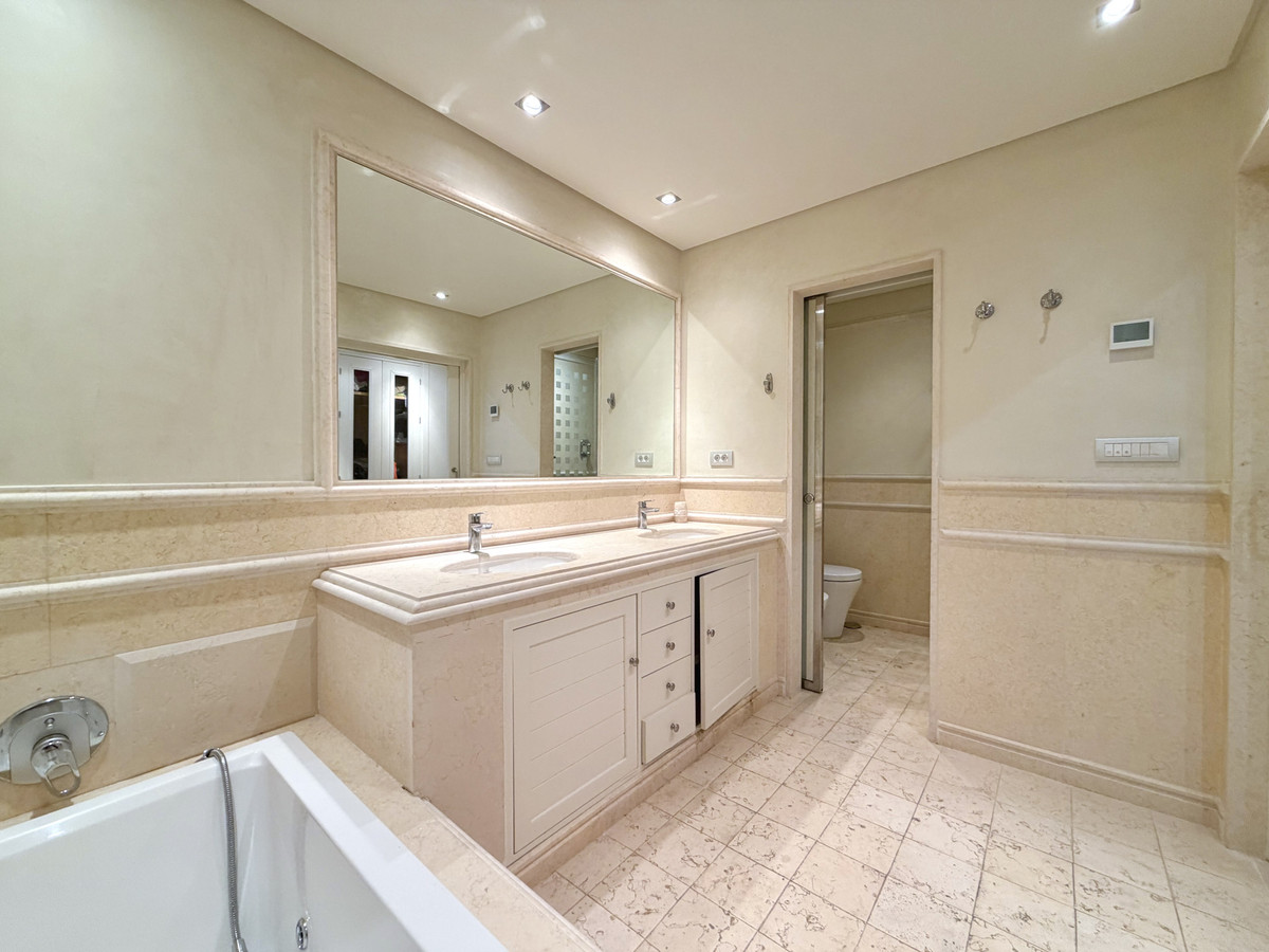 Appartement te koop in Estepona | 2 slaapkamers H5436232