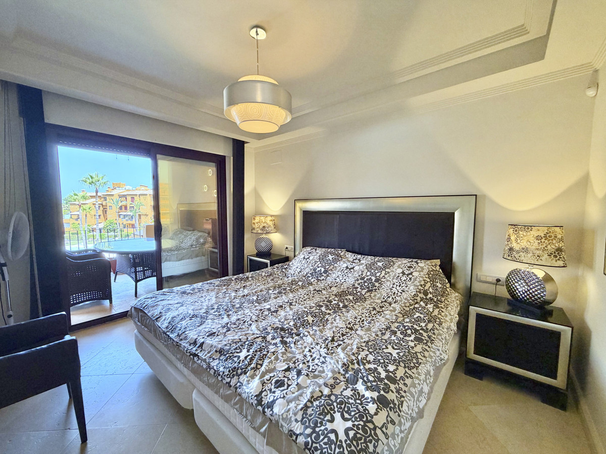 Appartement te koop in Estepona | 2 slaapkamers H5436232