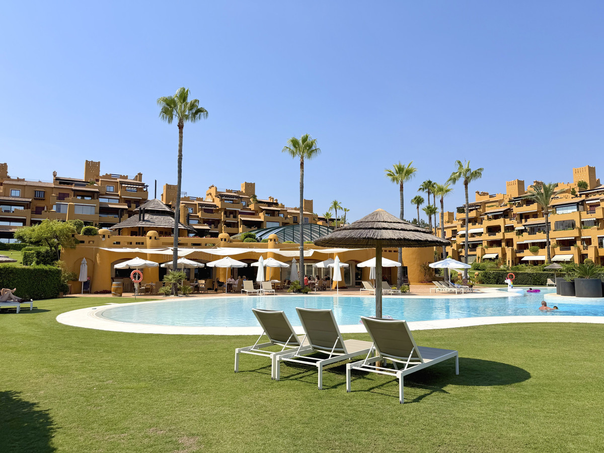 Appartement te koop in Estepona | 2 slaapkamers H5436232