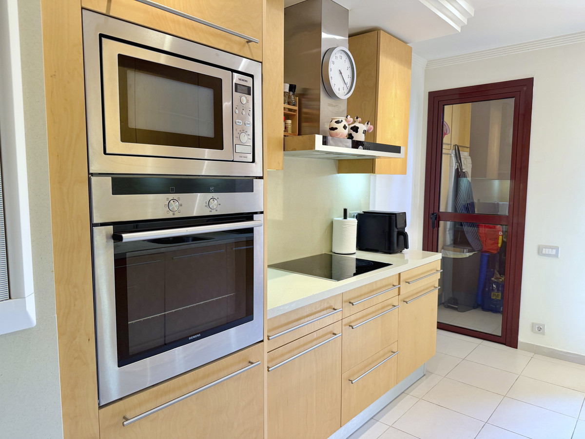 Appartement te koop in Estepona | 2 slaapkamers H5436232