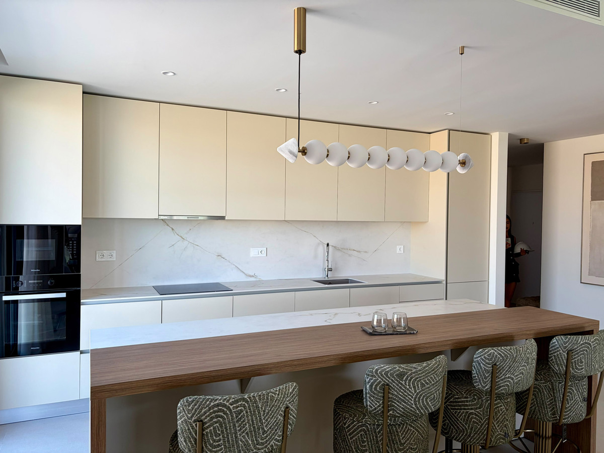 Appartement te koop in Estepona | 4 slaapkamers H5436250