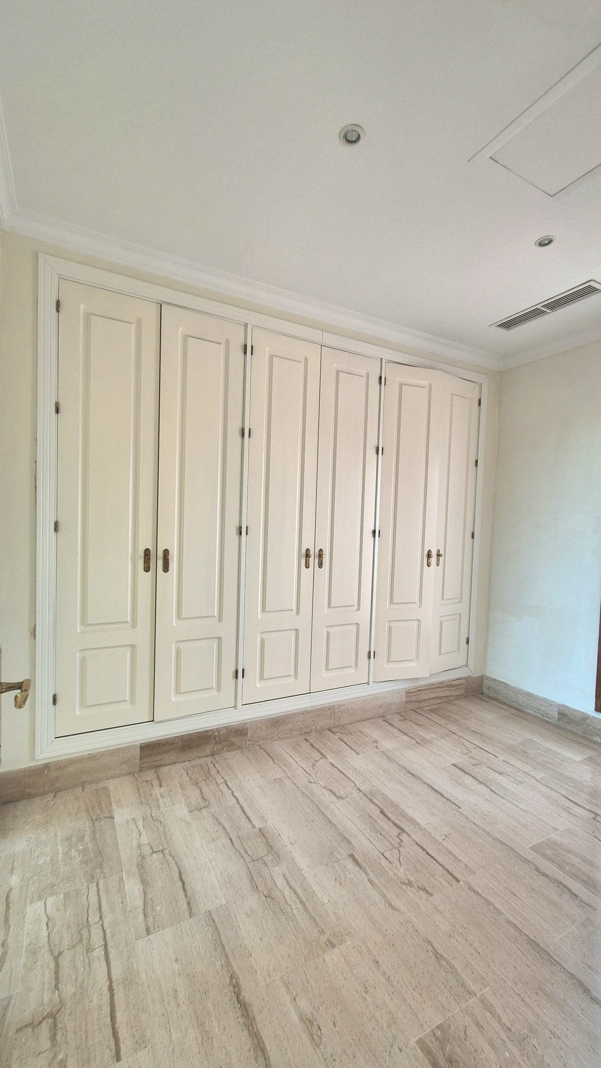 Property main view 33