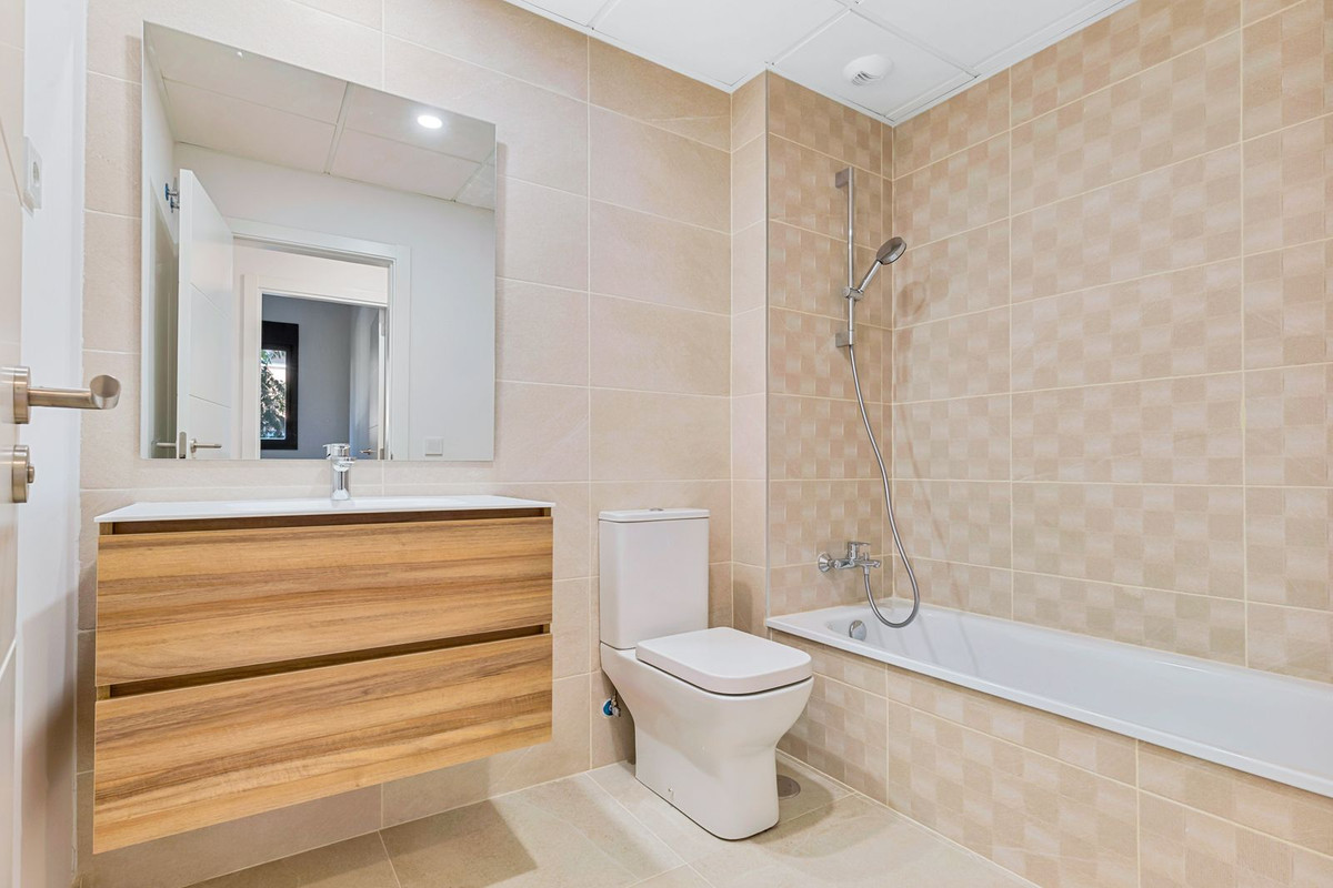 Appartement te koop in Estepona | 2 slaapkamers H5437429
