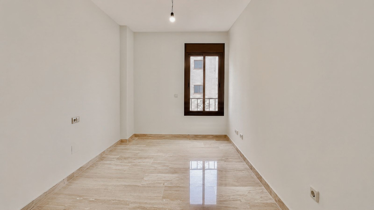 Appartement te koop in Estepona | 2 slaapkamers H5438368