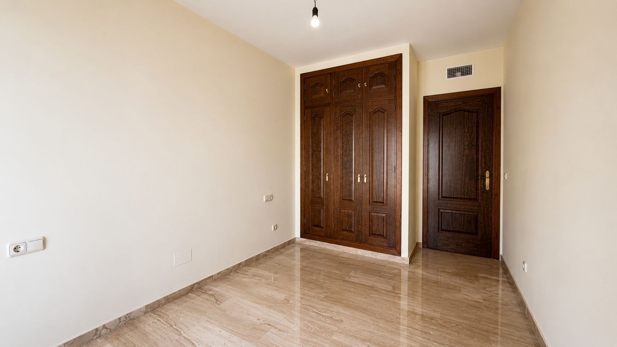 Appartement te koop in Estepona | 2 slaapkamers H5438368