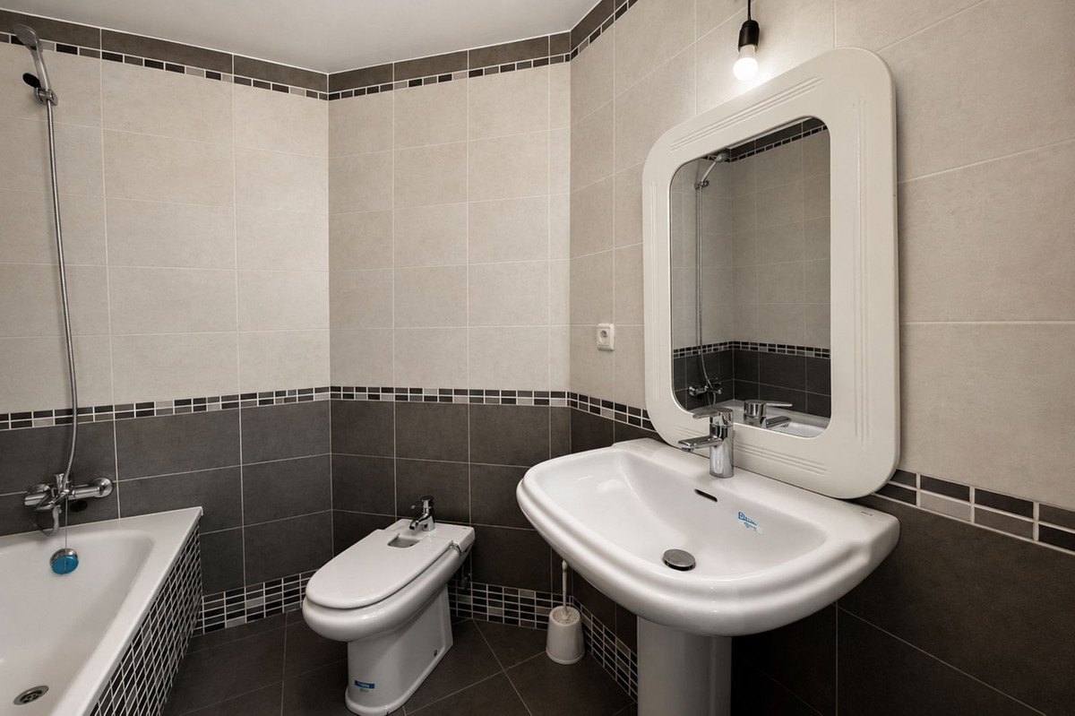 Appartement te koop in Estepona | 2 slaapkamers H5438368