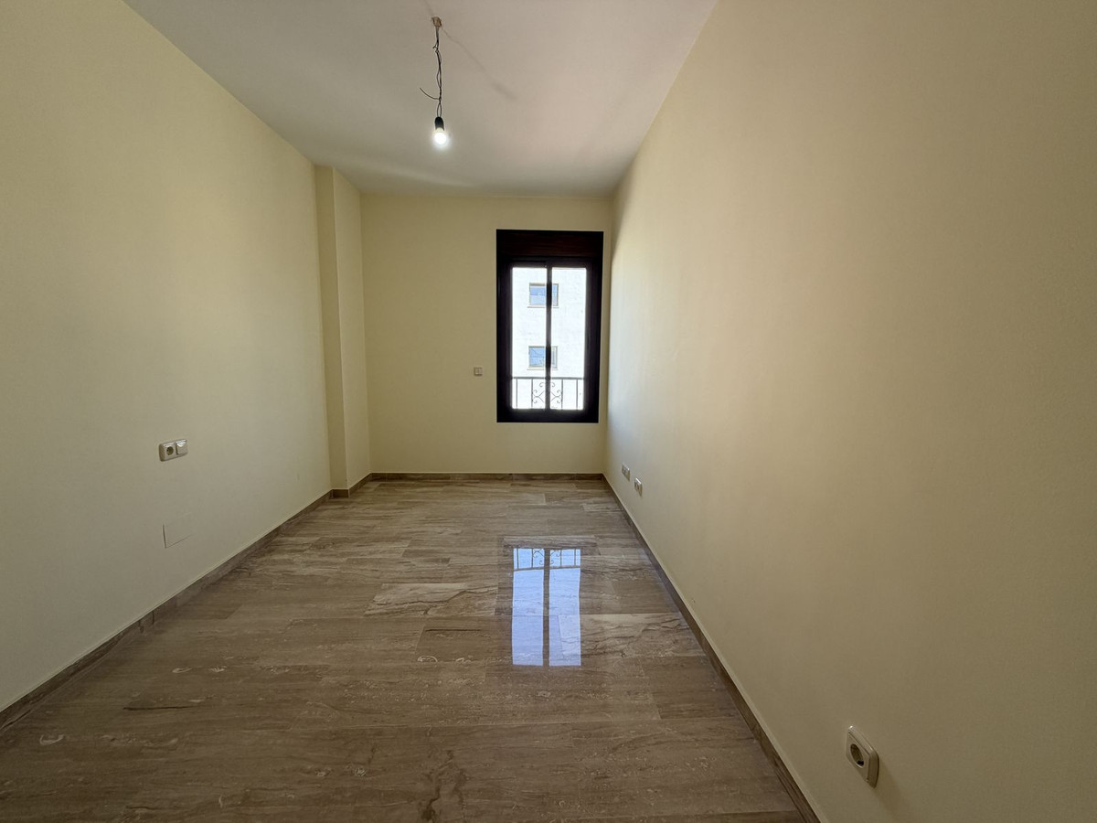 Appartement te koop in Estepona | 2 slaapkamers H5438368
