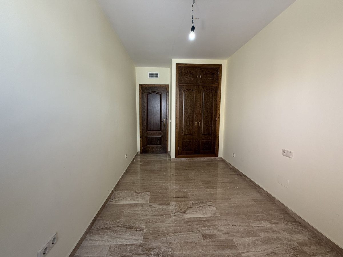 Appartement te koop in Estepona | 2 slaapkamers H5438368