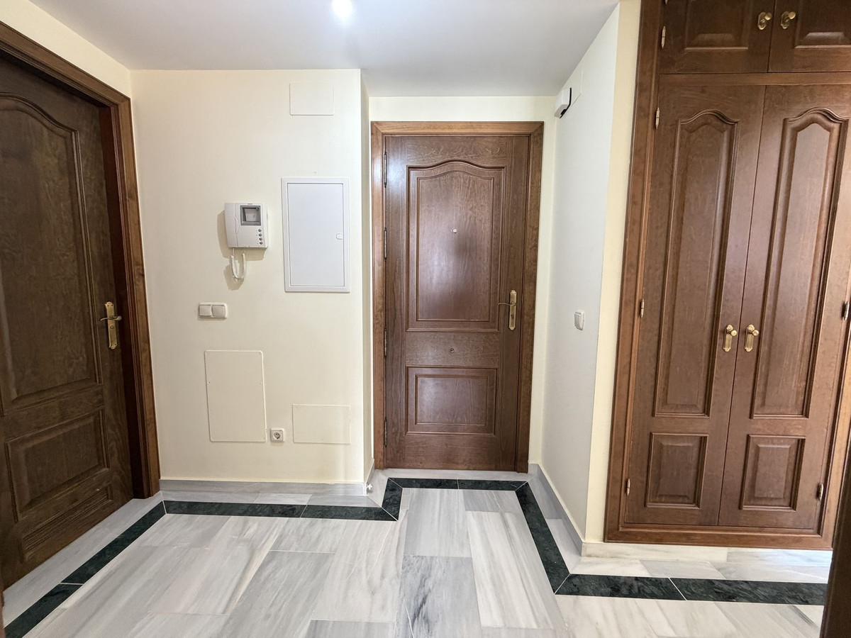 Appartement te koop in Estepona | 2 slaapkamers H5438368