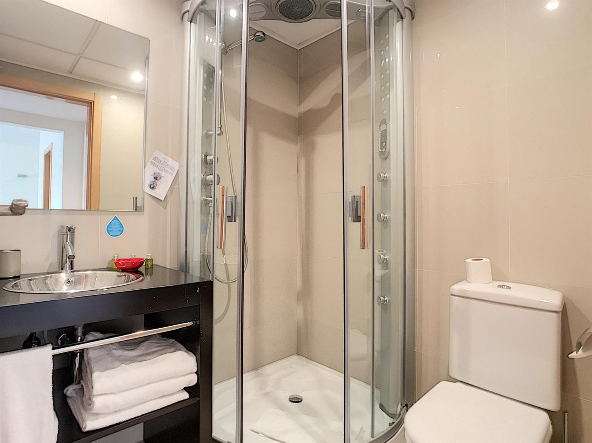 Appartement te koop in Estepona | 2 slaapkamers H5440126