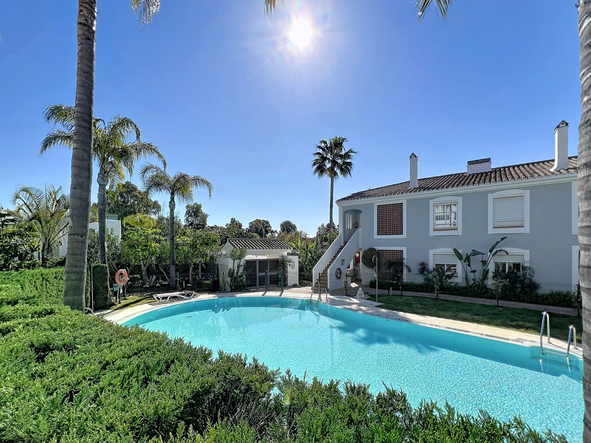 Appartement te koop in Estepona | 2 slaapkamers H5440126