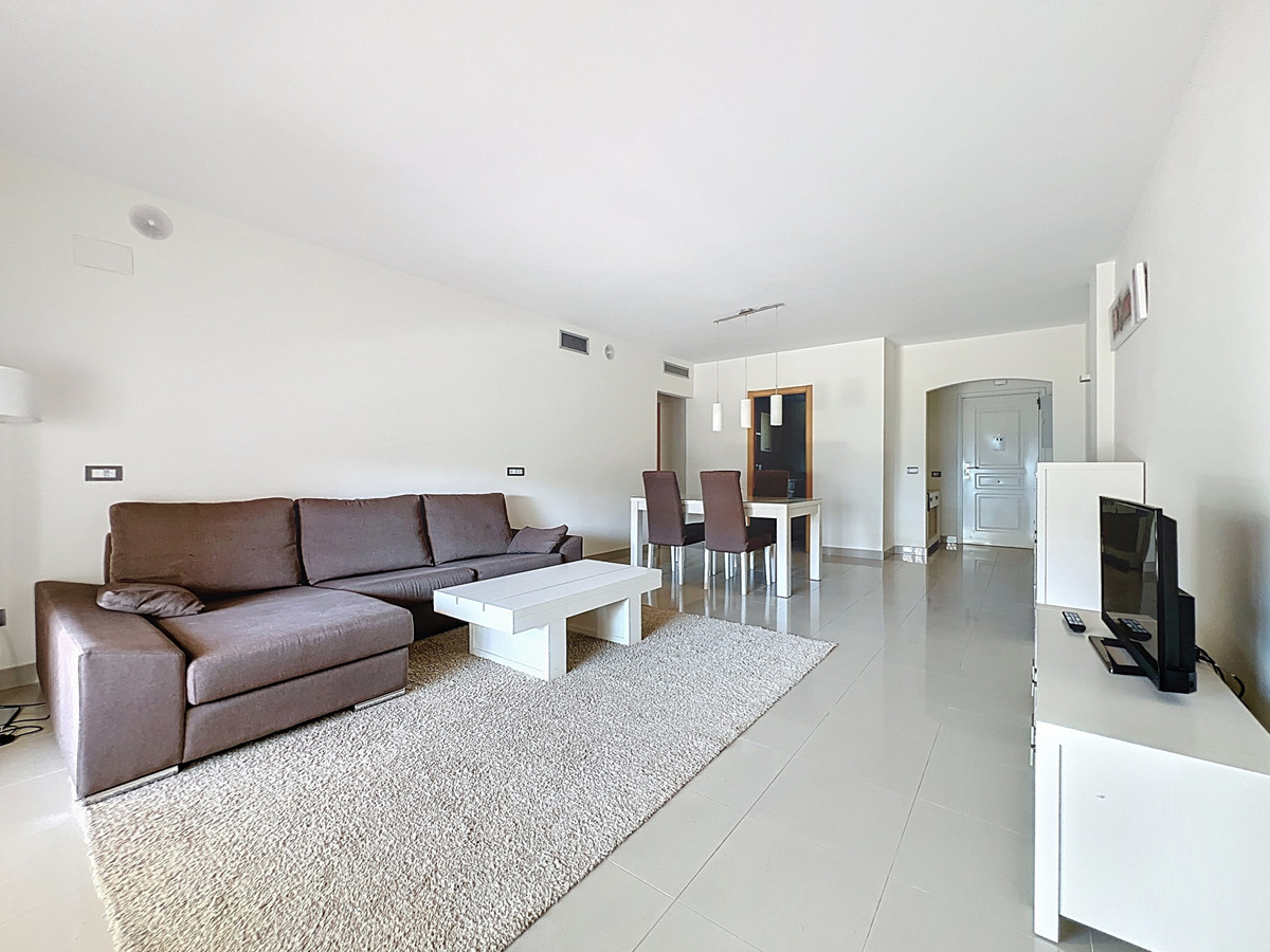 Appartement te koop in Estepona | 2 slaapkamers H5440126
