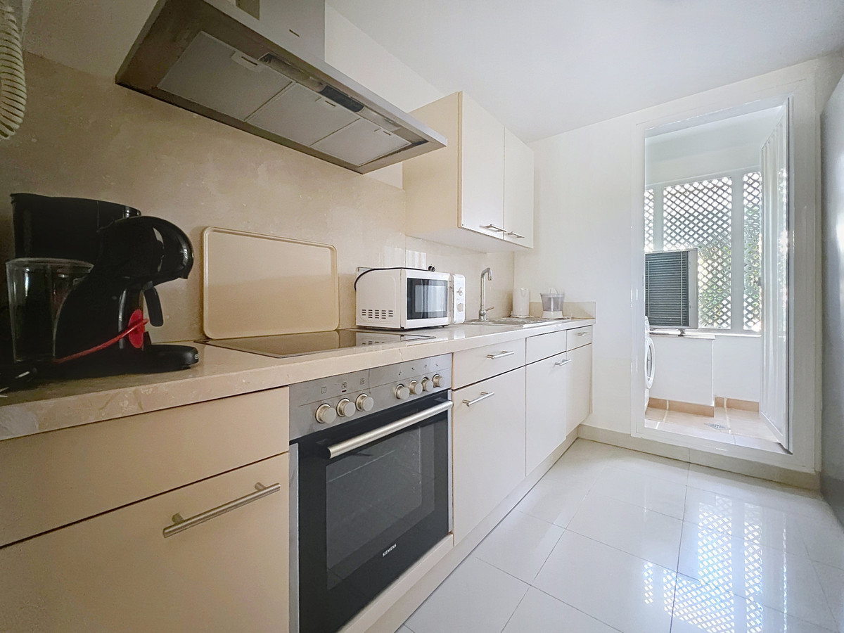 Appartement te koop in Estepona | 2 slaapkamers H5440126