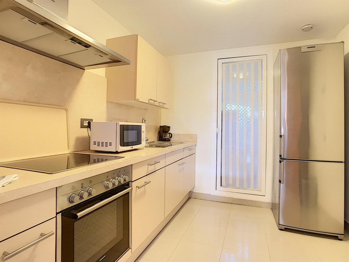 Appartement te koop in Estepona | 2 slaapkamers H5440126