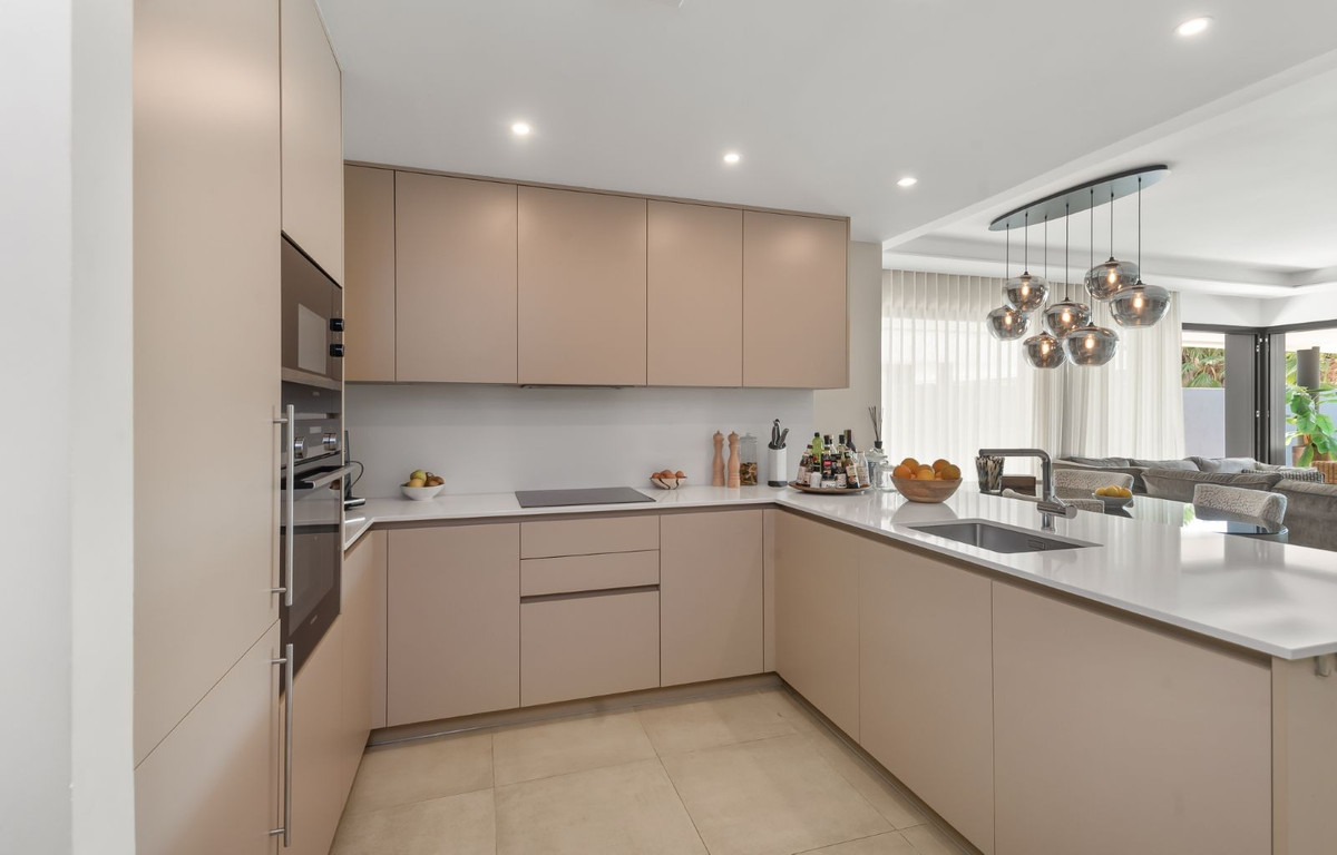 Appartement te koop in Estepona | 3 slaapkamers H5440417