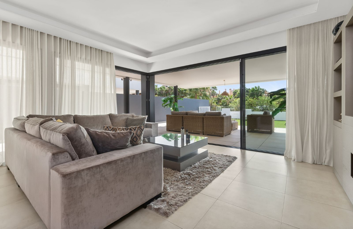 Appartement te koop in Estepona | 3 slaapkamers H5440417