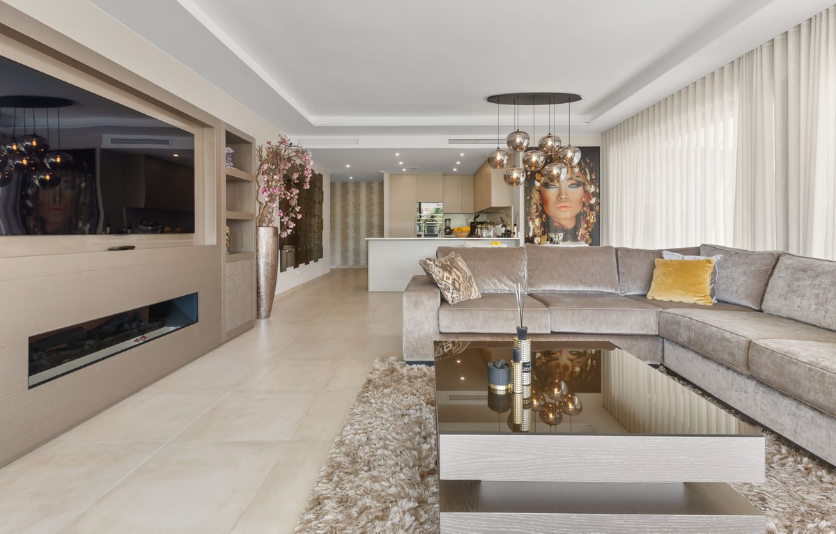 Appartement te koop in Estepona | 3 slaapkamers H5440417