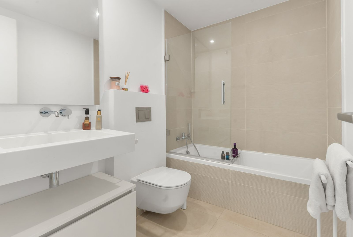 Appartement te koop in Estepona | 3 slaapkamers H5440417