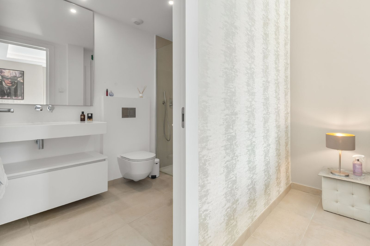 Appartement te koop in Estepona | 3 slaapkamers H5440417