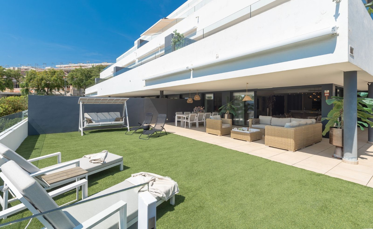 Appartement te koop in Estepona | 3 slaapkamers H5440417