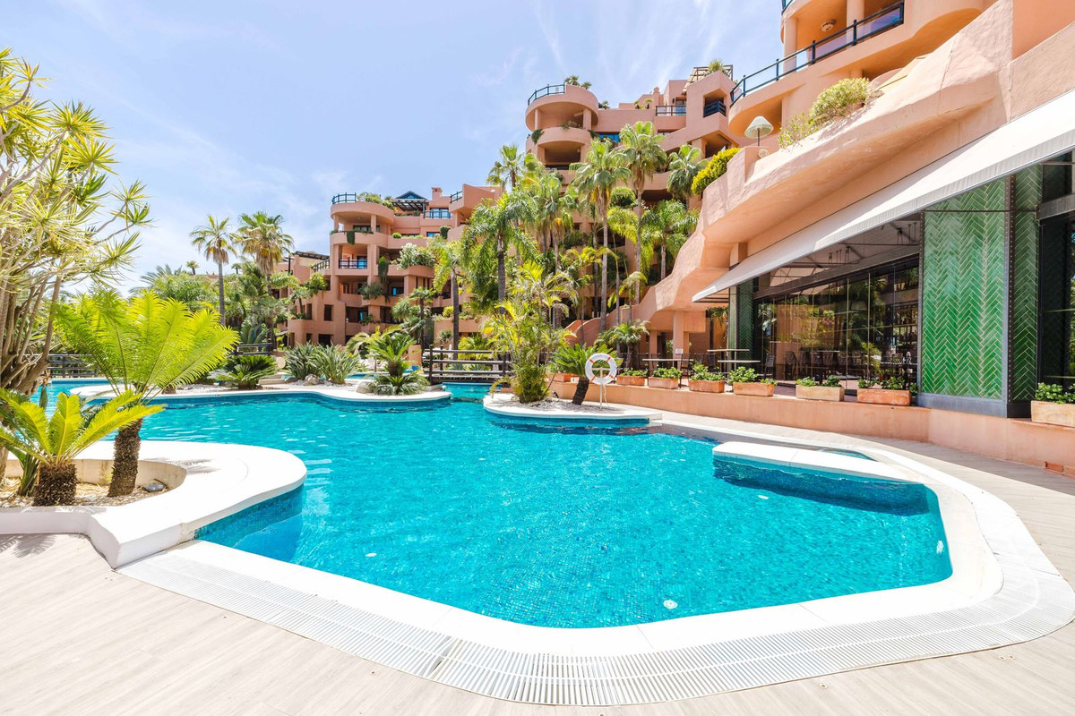 Appartement te koop in Estepona | 2 slaapkamers H5440534