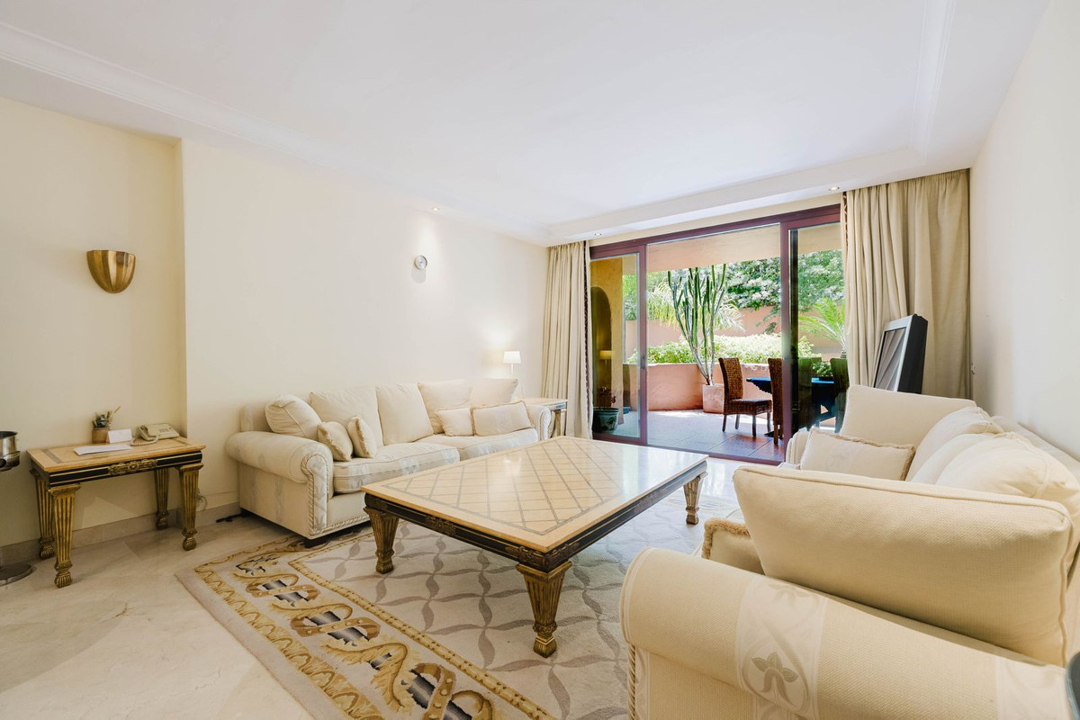 Appartement te koop in Estepona | 2 slaapkamers H5440534