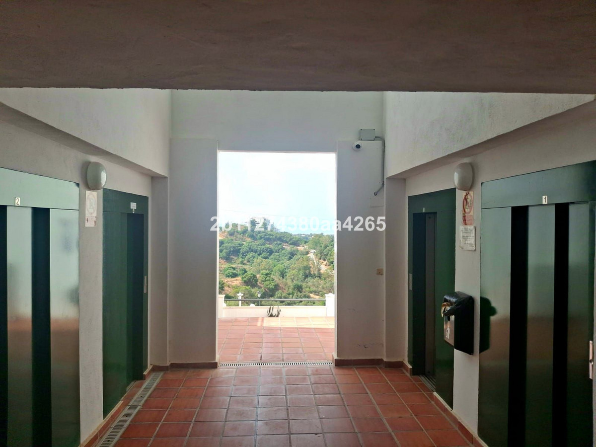Duplex te koop in Estepona | 1 slaapkamers H5440561