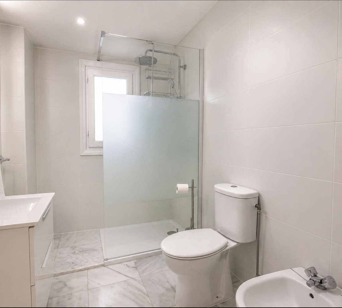 Duplex te koop in Estepona | 3 slaapkamers H5441479